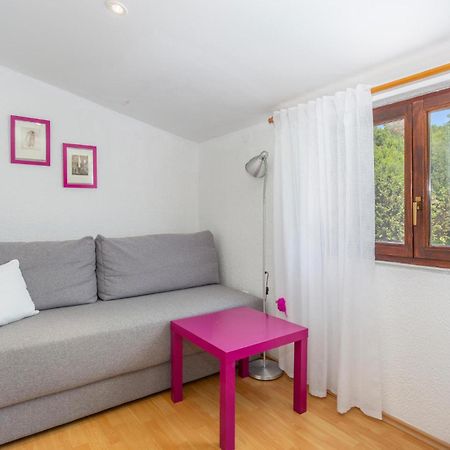 Beautiful Apartment In Omisalj With Kitchen Εξωτερικό φωτογραφία