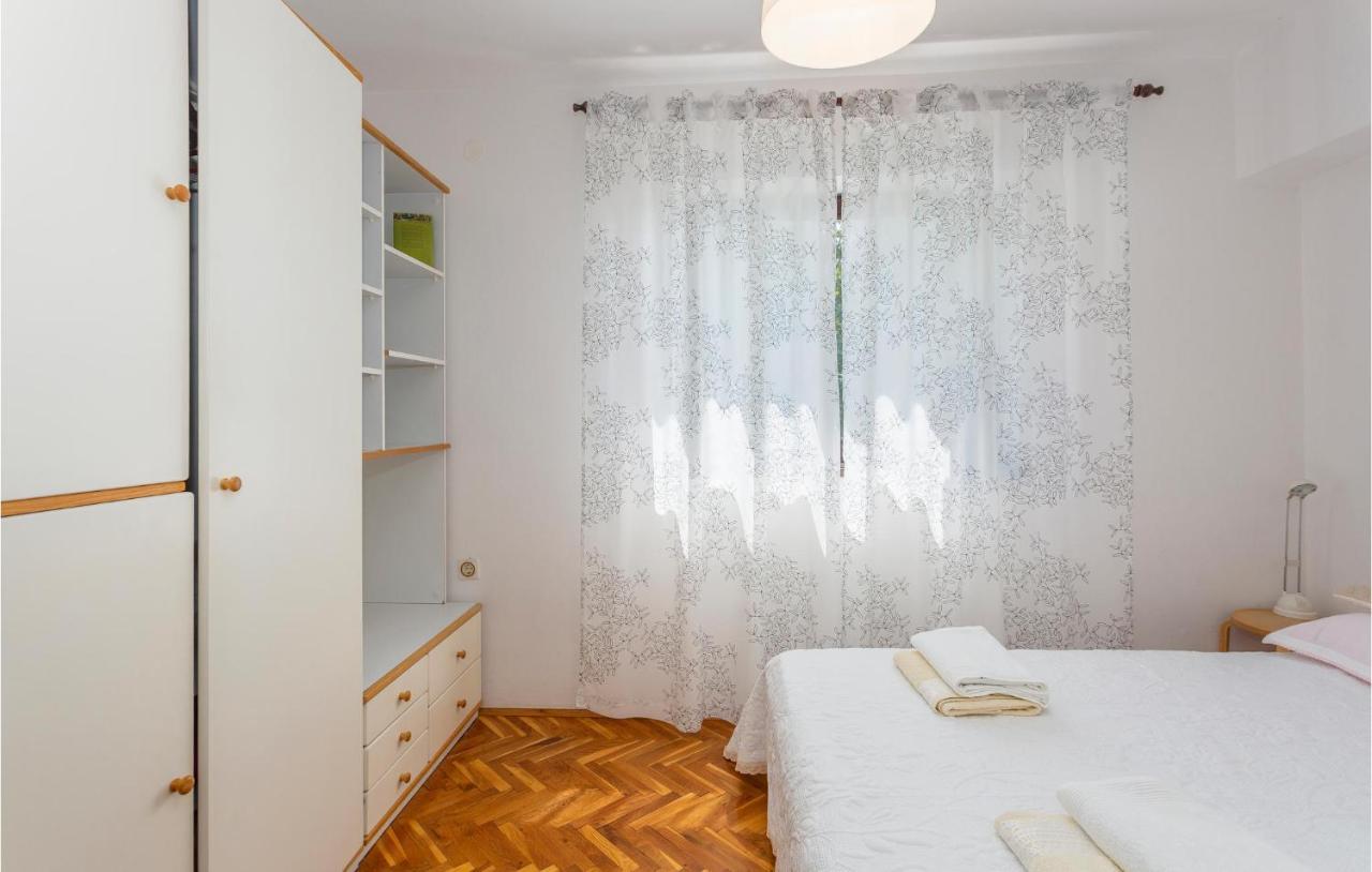 Beautiful Apartment In Omisalj With Kitchen Εξωτερικό φωτογραφία