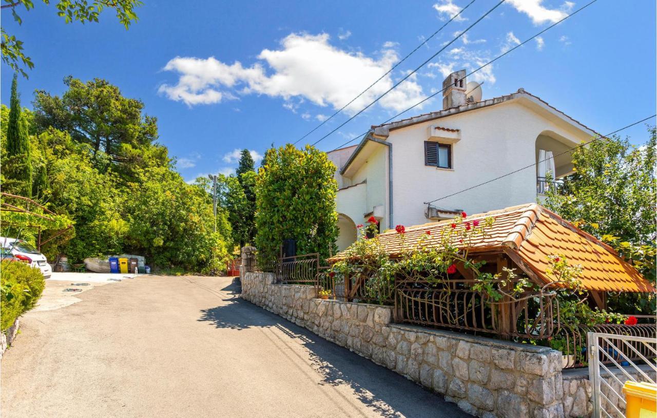Beautiful Apartment In Omisalj With Kitchen Εξωτερικό φωτογραφία