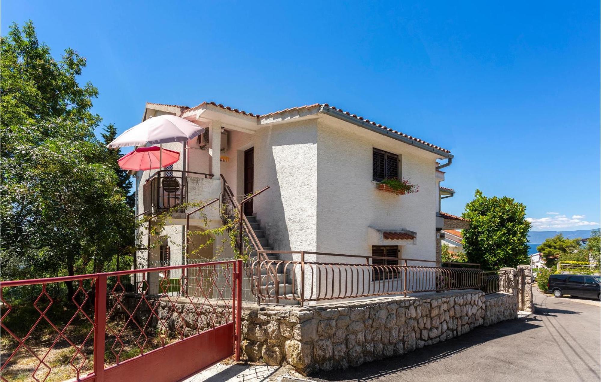 Beautiful Apartment In Omisalj With Kitchen Εξωτερικό φωτογραφία