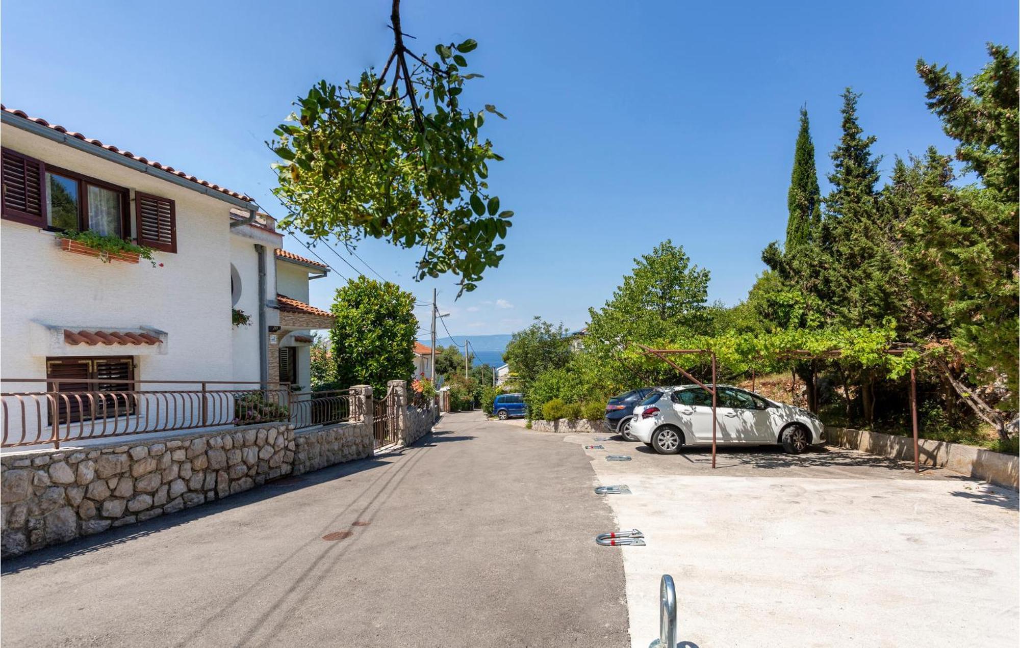 Beautiful Apartment In Omisalj With Kitchen Εξωτερικό φωτογραφία